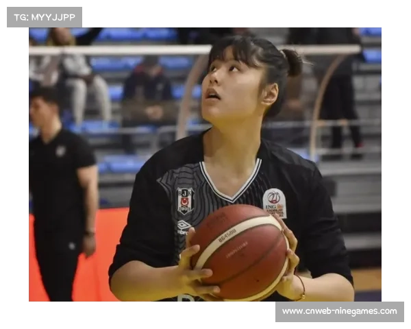李月汝转会火花迎首秀 场均5.1分3.7篮板表现引期待 李月汝转会火花迎首秀 场均5.1分3.7篮板表现引期待